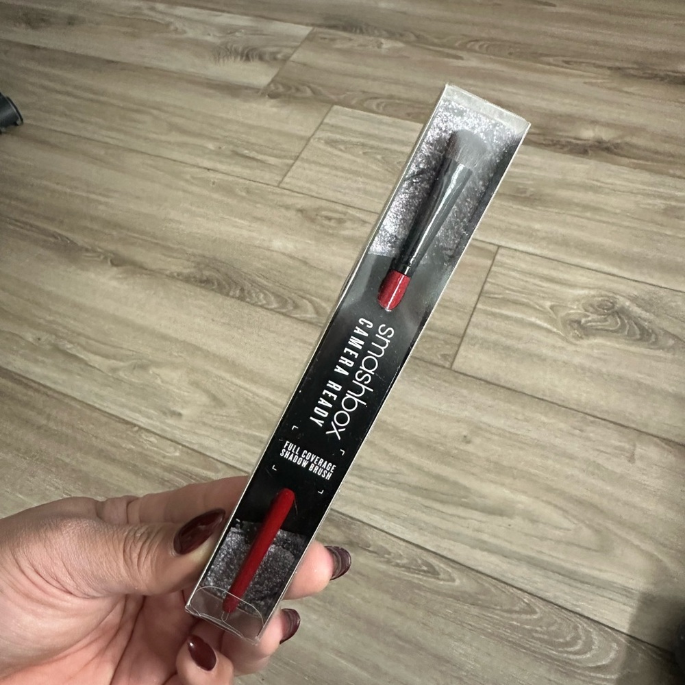 Smashbox brand new full coverage eyeshadow brush